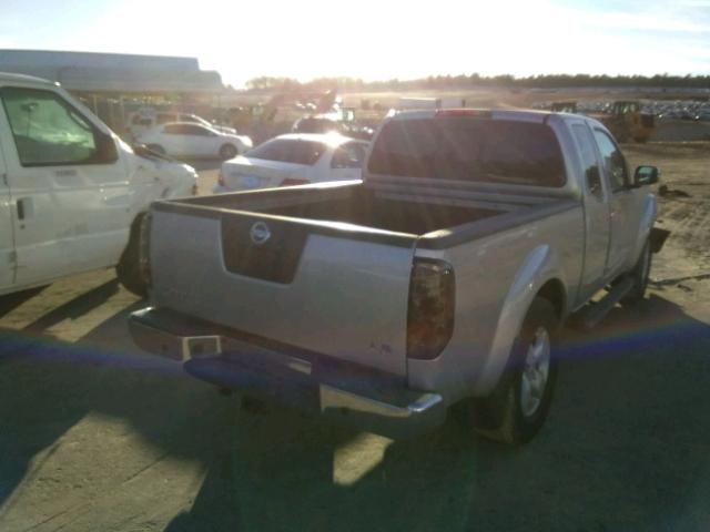 1N6AD06U95C452910 - 2005 NISSAN FRONTIER K SILVER photo 4