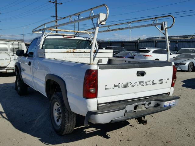 1GCHC24U73E296421 - 2003 CHEVROLET SILVERADO WHITE photo 3