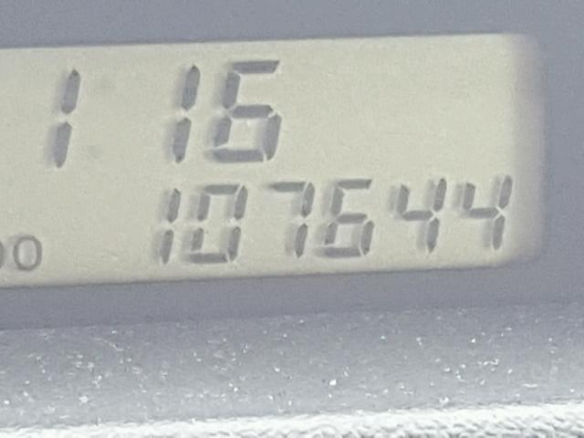 JTLKT324150213567 - 2005 TOYOTA SCION XB GRAY photo 8