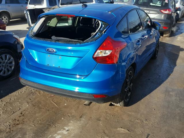 1FADP3K29DL282663 - 2013 FORD FOCUS SE BLUE photo 4