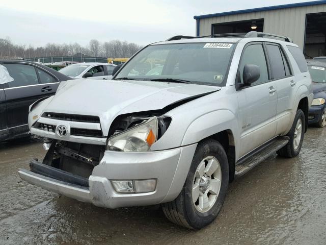 JTEBU14R858042805 - 2005 TOYOTA 4RUNNER SR SILVER photo 2