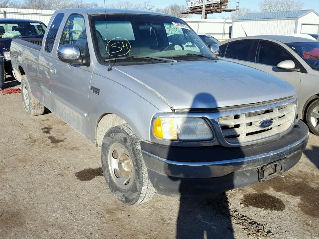 1FTZX1725YKA53910 - 2000 FORD F150 SILVER photo 1