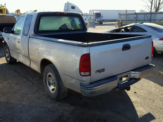 1FTZX1725YKA53910 - 2000 FORD F150 SILVER photo 3