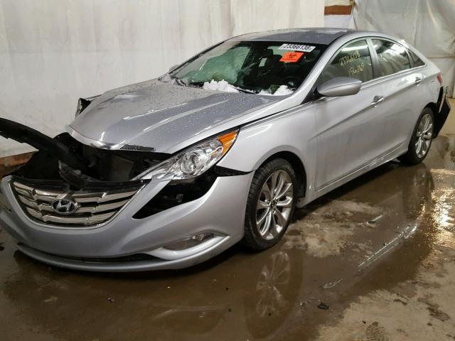 5NPEC4AC4BH253633 - 2011 HYUNDAI SONATA SE GRAY photo 2