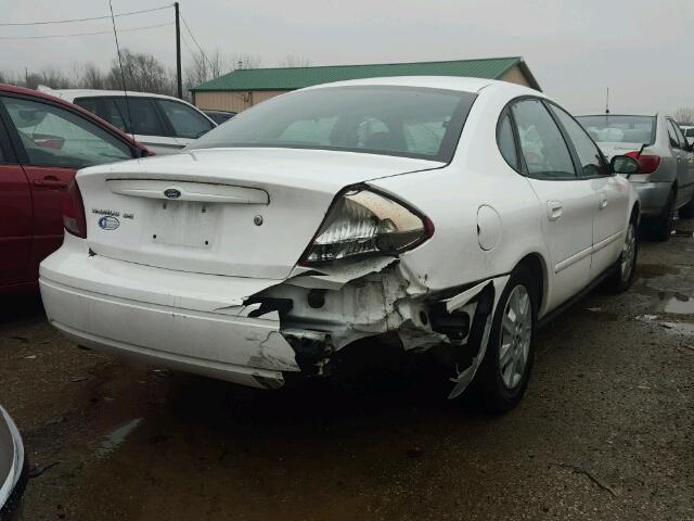 1FAFP53U25A252454 - 2005 FORD TAURUS SE WHITE photo 4