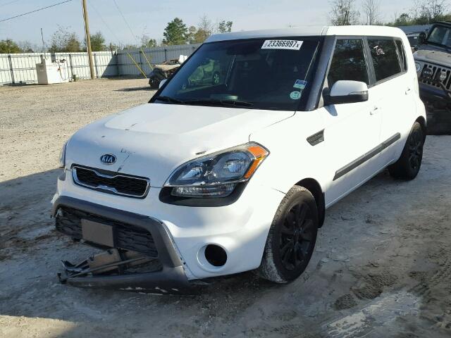 KNDJT2A60C7445764 - 2012 KIA SOUL +/!/S WHITE photo 2