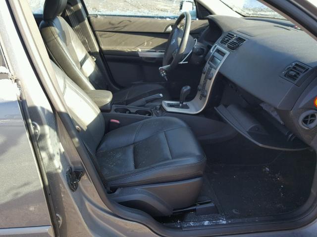 YV1MS382942008136 - 2004 VOLVO S40 2.4I SILVER photo 5