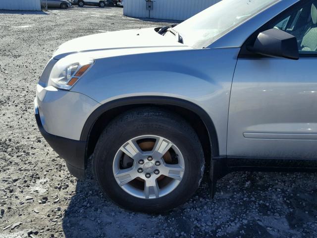 1GKLVLED7AJ259130 - 2010 GMC ACADIA SLE SILVER photo 9