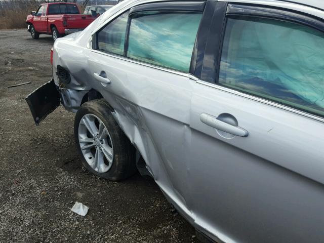 1FAHP2D89GG135883 - 2016 FORD TAURUS SE SILVER photo 9