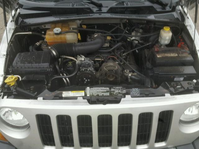 1J4GL38K65W725341 - 2005 JEEP LIBERTY RE GRAY photo 7