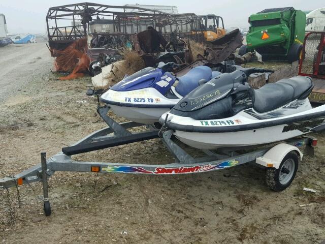 YAMA2934F898 - 1998 YAMAHA JET SKI WHITE photo 2