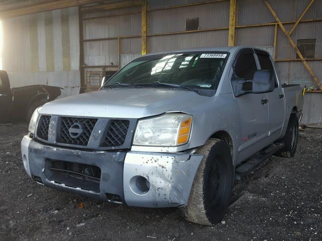 1N6BA07A27N215720 - 2007 NISSAN TITAN XE SILVER photo 2