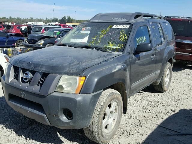 5N1AN08W45C608913 - 2005 NISSAN XTERRA OFF GRAY photo 2