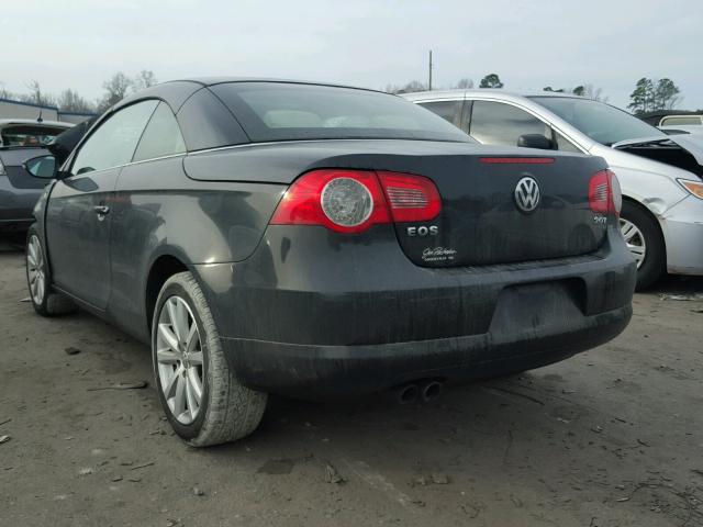 WVWBA7AH0BV002033 - 2011 VOLKSWAGEN EOS KOMFOR BLACK photo 3