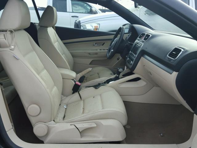 WVWBA7AH0BV002033 - 2011 VOLKSWAGEN EOS KOMFOR 黑色 照片 5