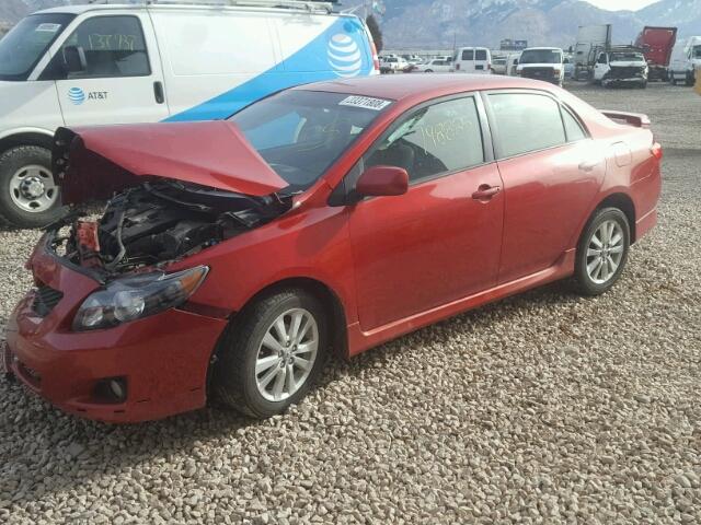 1NXBU40E69Z058258 - 2009 TOYOTA COROLLA BA RED photo 2