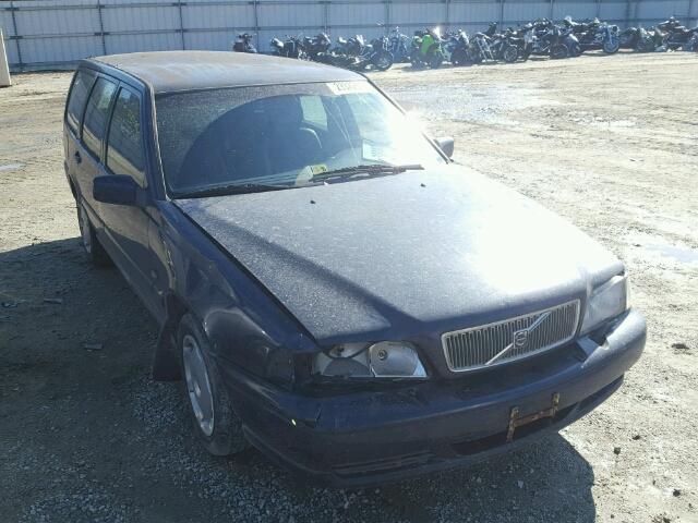 YV1LW55A0X2558742 - 1999 VOLVO V70 BLUE photo 1