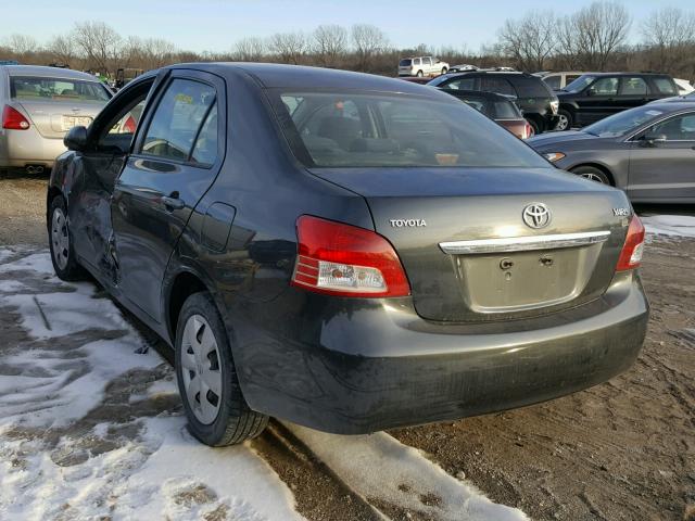 JTDBT923281228017 - 2008 TOYOTA YARIS GRAY photo 3