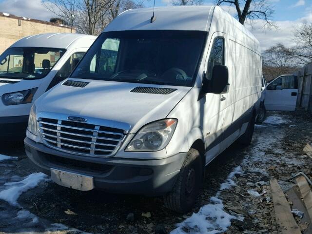 WDYPE8CCXC5668923 - 2012 FREIGHTLINER SPRINTER 2 WHITE photo 2