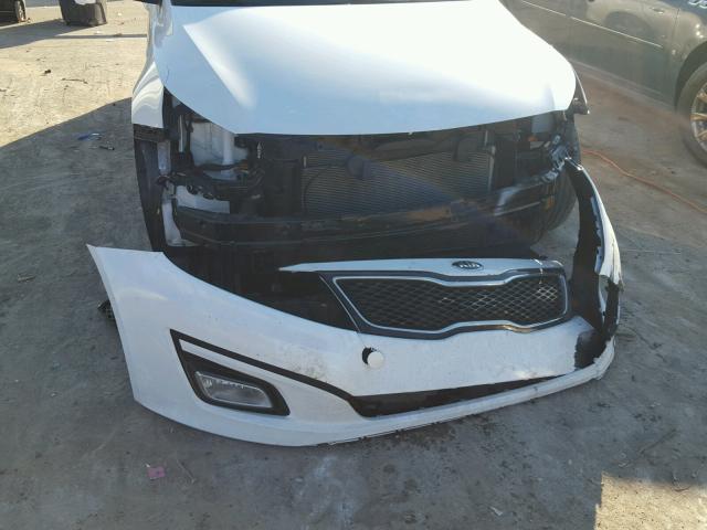 KNAGM4A74F5541972 - 2015 KIA OPTIMA LX WHITE photo 9