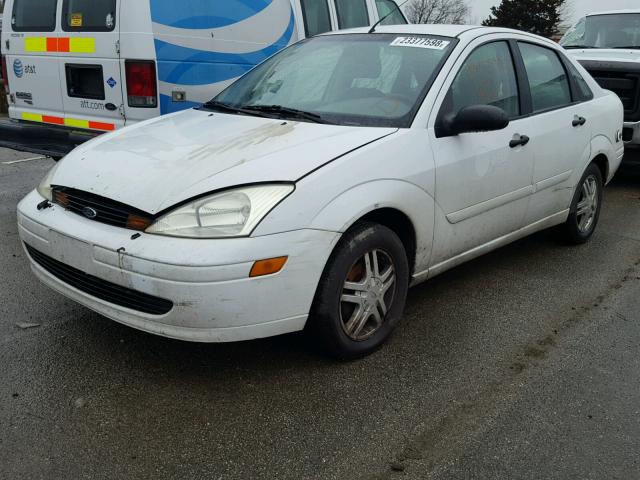 1FAFP34P51W266715 - 2001 FORD FOCUS SE WHITE photo 2