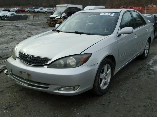 JTDBE30KX20003035 - 2002 TOYOTA CAMRY LE SILVER photo 2