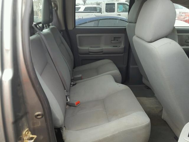 1D7HE48N65S218845 - 2005 DODGE DAKOTA QUA GRAY photo 6