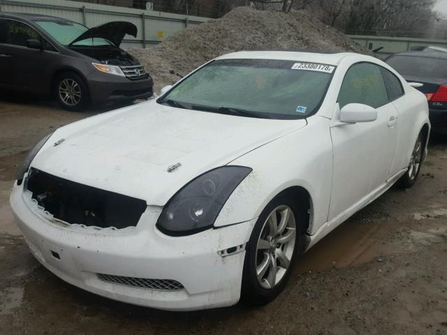 JNKCV54E25M400268 - 2005 INFINITI G35 WHITE photo 2