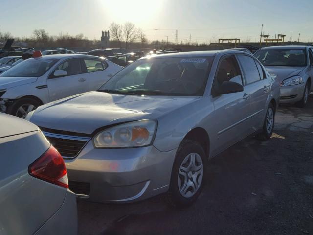 1G1ZS51F16F276526 - 2006 CHEVROLET MALIBU LS SILVER photo 2