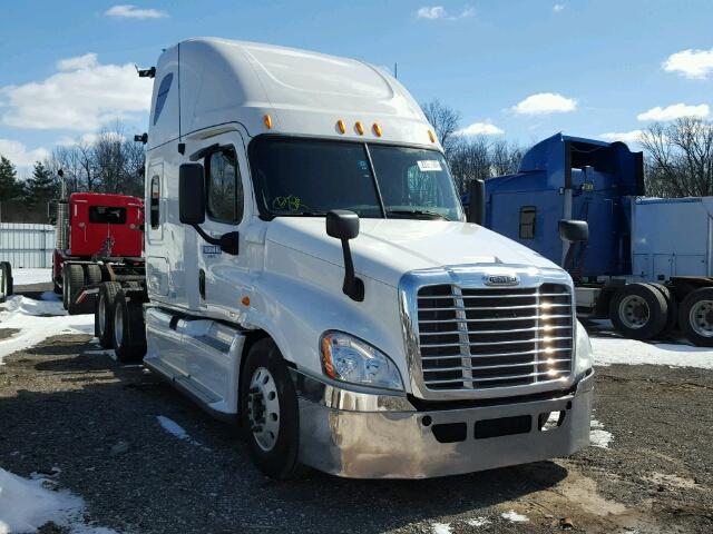 1FUJGLDR2BLAZ1540 - 2011 FREIGHTLINER CASCADIA 1 WHITE photo 1