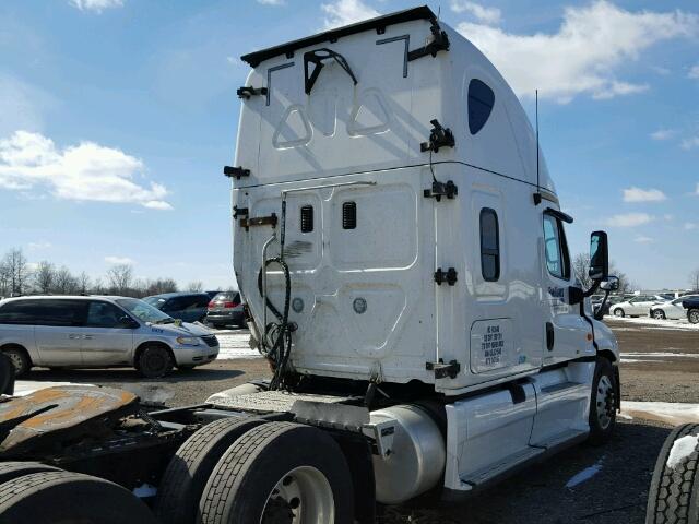 1FUJGLDR2BLAZ1540 - 2011 FREIGHTLINER CASCADIA 1 WHITE photo 4