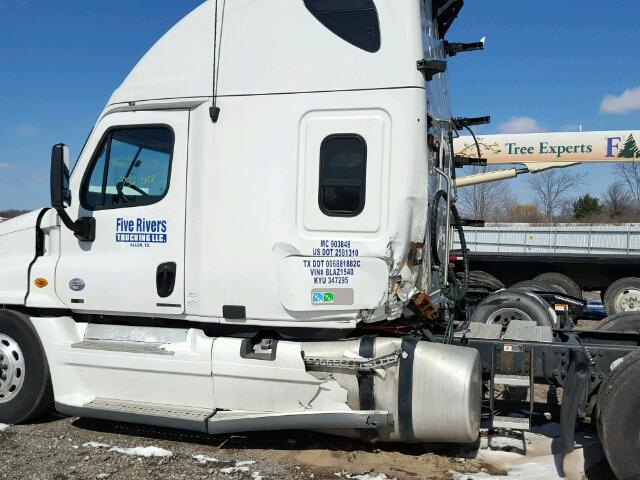 1FUJGLDR2BLAZ1540 - 2011 FREIGHTLINER CASCADIA 1 WHITE photo 9