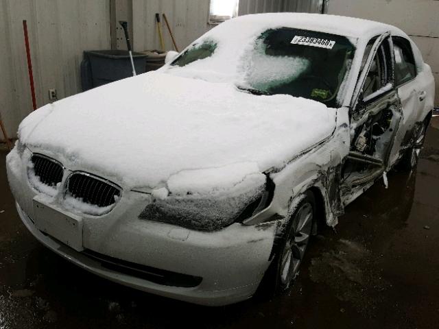 WBANV9C58AC137932 - 2010 BMW 535 XI Ақ фото 2