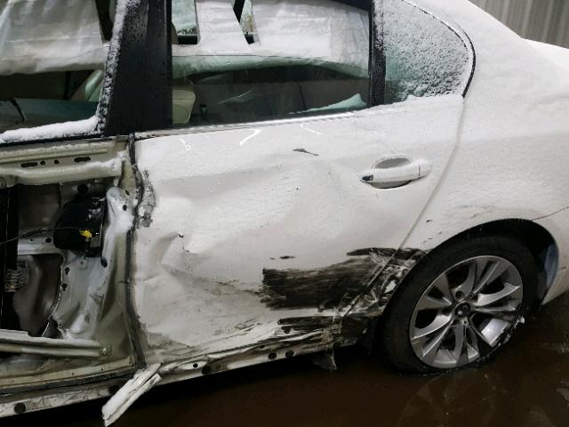 WBANV9C58AC137932 - 2010 BMW 535 XI Ақ фото 9