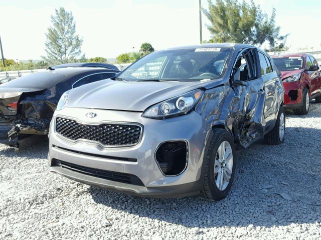 KNDPM3AC8J7301752 - 2018 KIA SPORTAGE L GRAY photo 2