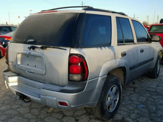 1GNDT13S552386039 - 2005 CHEVROLET TRAILBLAZE SILVER photo 4