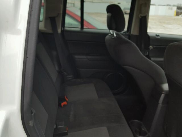 1J4NF1FB7BD239165 - 2011 JEEP COMPASS SP WHITE photo 6