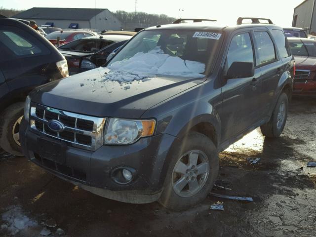 1FMCU9D79BKC24450 - 2011 FORD ESCAPE XLT GRAY photo 2