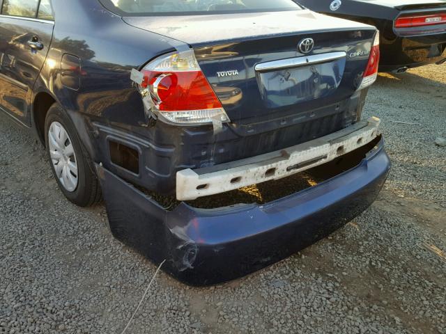 4T1BE32K45U010679 - 2005 TOYOTA CAMRY LE BLUE photo 9