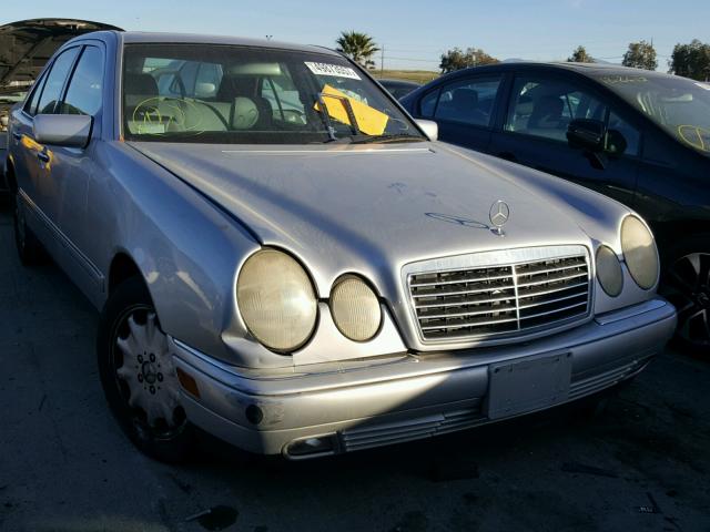 WDBJF65F3WA667746 - 1998 MERCEDES-BENZ E 320 SILVER photo 1