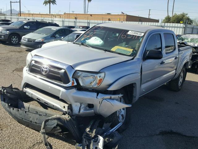 5TFLU4EN3DX071817 - 2013 TOYOTA TACOMA DOU SILVER photo 2