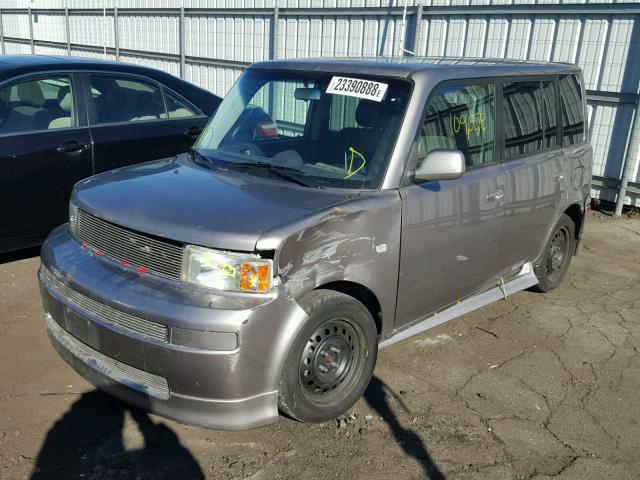 JTLKT324640146799 - 2004 TOYOTA SCION XB SILVER photo 2