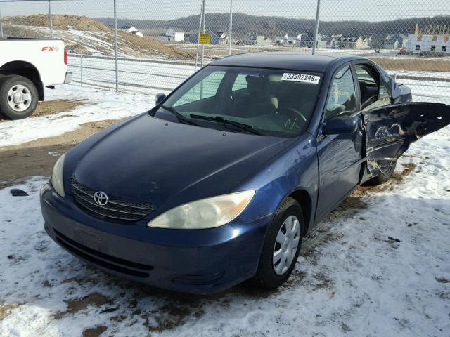 4T1BE32K93U663943 - 2003 TOYOTA CAMRY LE BLUE photo 2