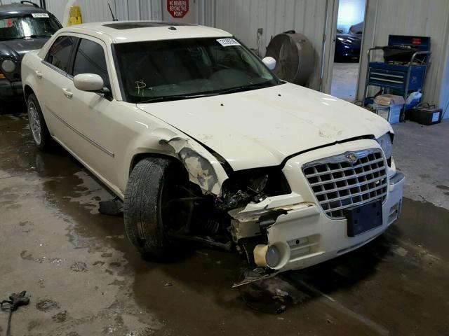 2C3LK33G78H203819 - 2008 CHRYSLER 300 LIMITE WHITE photo 1