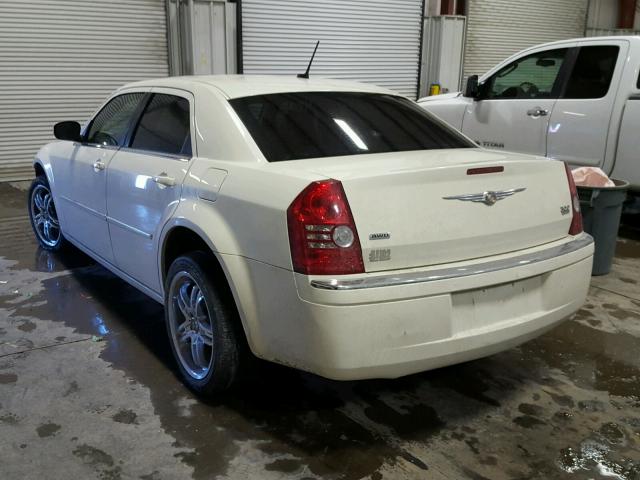 2C3LK33G78H203819 - 2008 CHRYSLER 300 LIMITE WHITE photo 3