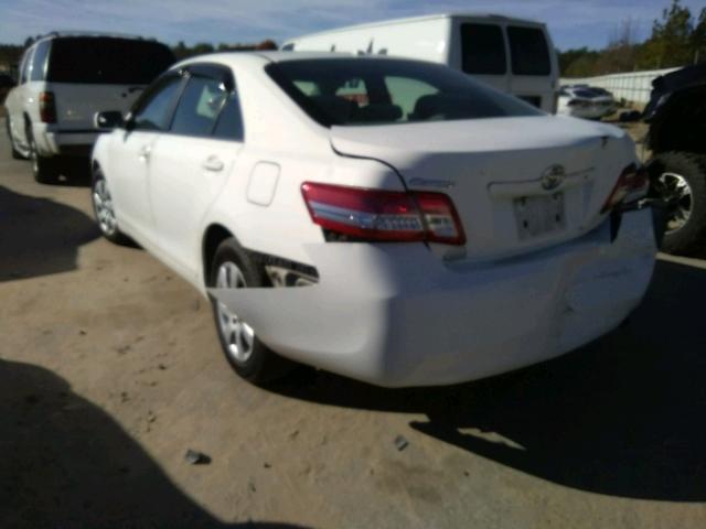 4T1BF3EK1BU761078 - 2011 TOYOTA CAMRY BASE WHITE photo 3