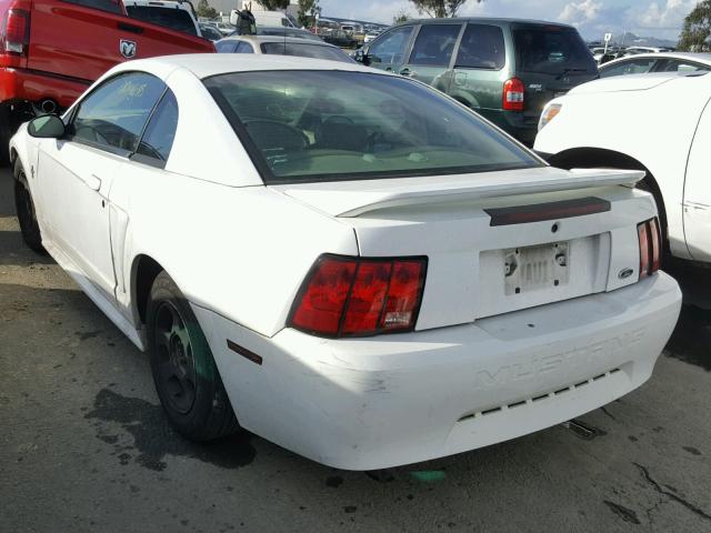 1FAFP4041YF203803 - 2000 FORD MUSTANG WHITE photo 3