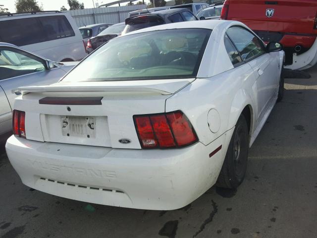 1FAFP4041YF203803 - 2000 FORD MUSTANG WHITE photo 4