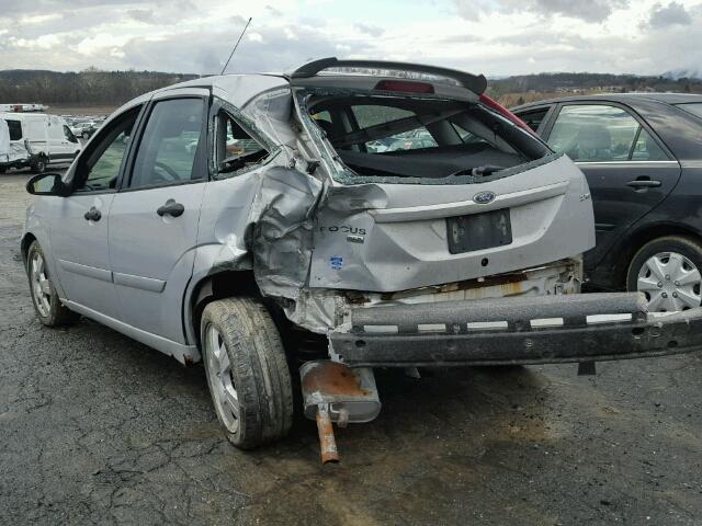 3FAFP37N15R152472 - 2005 FORD FOCUS ZX5 SILVER photo 3