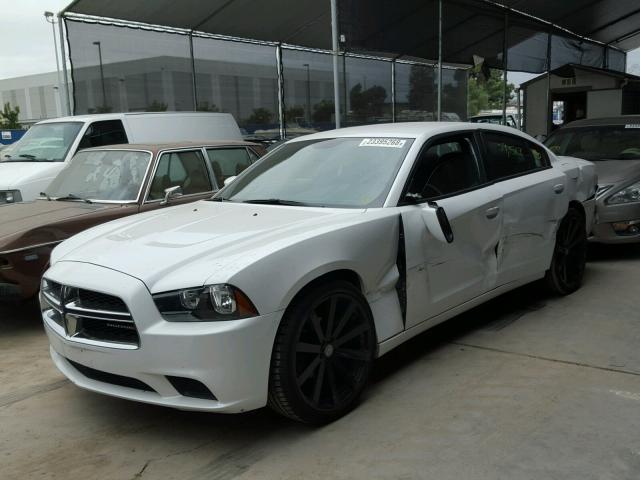 2C3CDXBG6EH274654 - 2014 DODGE CHARGER SE WHITE photo 2